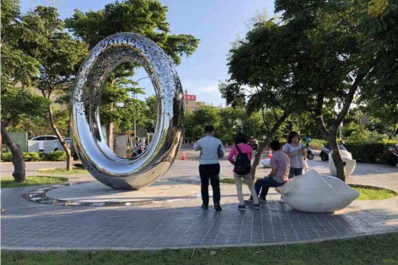 景觀不銹鋼雕塑與環(huán)境的關(guān)系